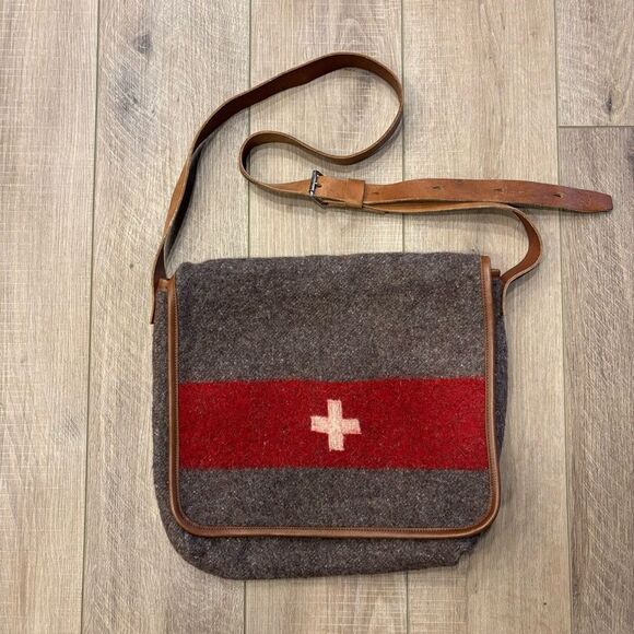 Karlen Swiss Wool Messenger Bag - Picture 1 of 9